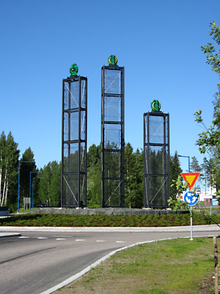 Taideteos helletorpankadun ja L&auml;ntisen yhdystien risteyksess&auml;